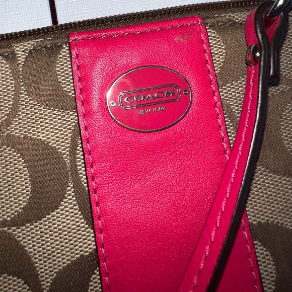 Coach Wristlet in Pink & Classic Brown "C" Pattern - Picture 12 of 12